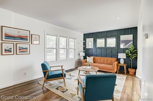 374 E Hazelhurst St, Ferndale, MI, 48220-2806 | Card Image