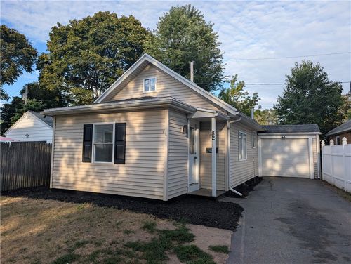82 Cragg Rd, Greece, NY, 14616-3819 | Card Image