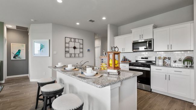953 Traction Trl, House other with 4 bedrooms, 2 bathrooms and null parking in Cleburne TX | Image 8