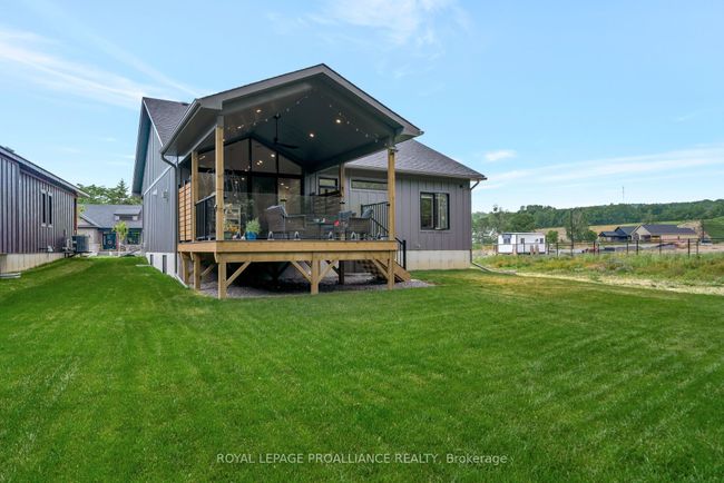 48 Deerview Dr, House other with 3 bedrooms, 3 bathrooms and 4 parking in Quinte West ON | Image 35
