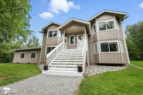 2300 E Musk Ox Circle, Palmer, AK, 99645 | Card Image