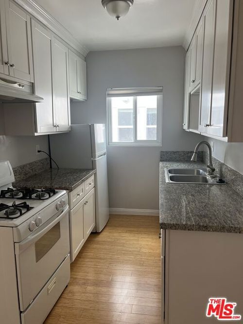 233 N Park View St, Los Angeles, CA, 90026 | Card Image