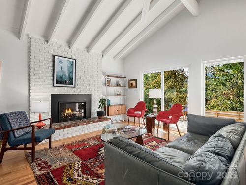 21 Woodbury Rd, Asheville, NC, 28804-1828 | Card Image