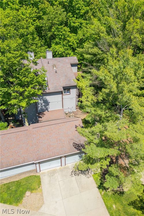 2153 Pinebrook Trl, Cuyahoga Falls, OH, 44223-2587 | Card Image
