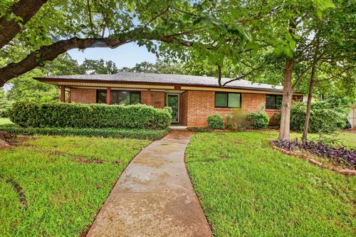 628 W Redbud Dr, Hurst, TX, 76053-6502 | Card Image