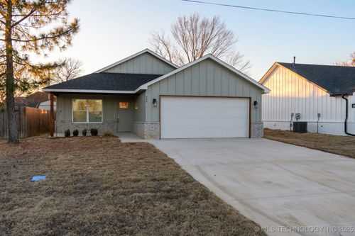 504 S 22nd Pl, Collinsville, OK, 74021-2604 | Card Image