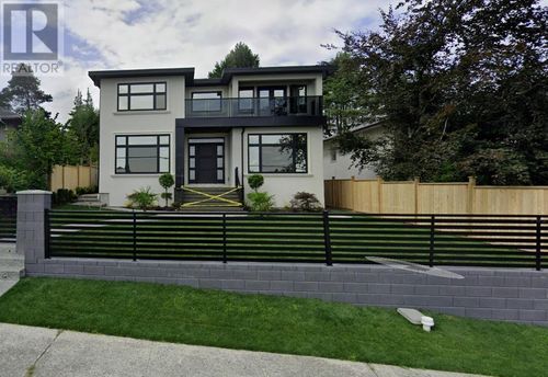 8763 10th Ave, Burnaby, BC, V3N2T1 | Card Image