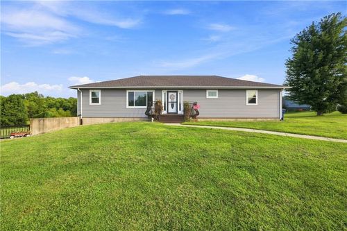 20193 Linwood Rd, Linwood, KS, 66052-4348 | Card Image