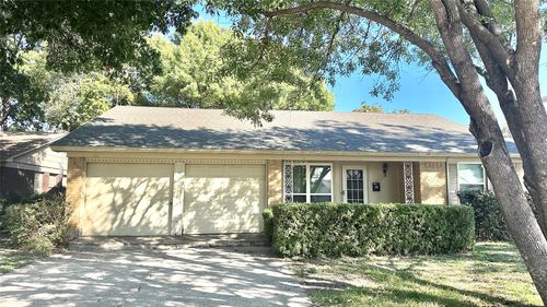 12226 Brisbane Ave, Farmers Branch, TX, 75234-6528 | Card Image
