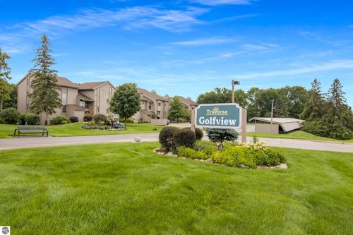 5562 Golfview Ct, Williamsburg, MI, 49690 | Card Image
