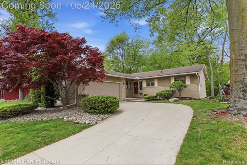 16607 Macarthur, Redford, MI, 48240-2488 | Card Image