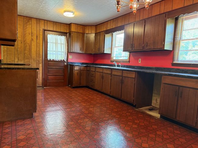 8570 Lovers Gap Rd, House other with 3 bedrooms, 2 bathrooms and null parking in Vansant VA | Image 7
