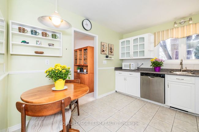 24 Ellery Cres, House other with 3 bedrooms, 2 bathrooms and 4 parking in Nepean ON | Image 22
