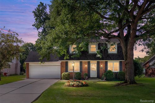 30190 Pleasant Trl, Southfield, MI, 48076-1055 | Card Image