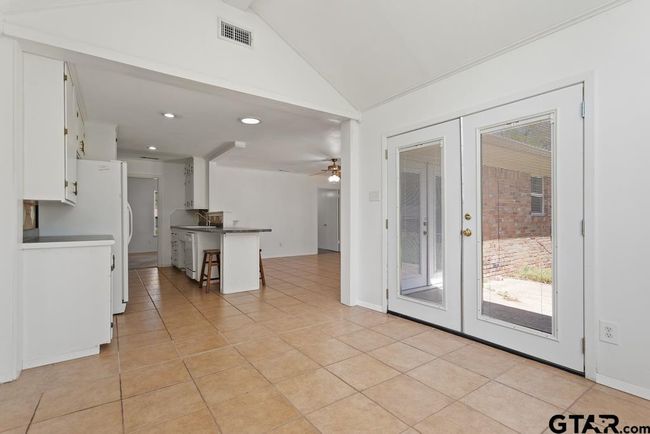 2213 Suanne Dr, House other with 3 bedrooms, 2 bathrooms and null parking in Tyler TX | Image 16