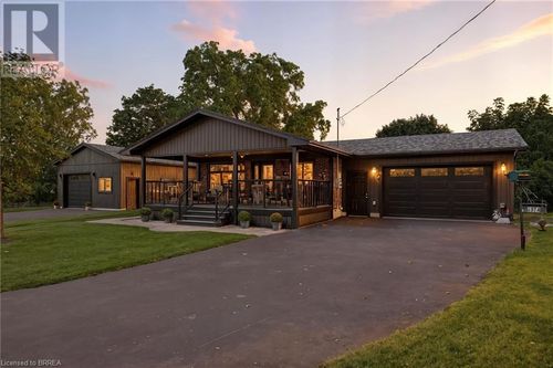 1574 Clyde Rd, Cambridge, ON, N1R5S7 | Card Image