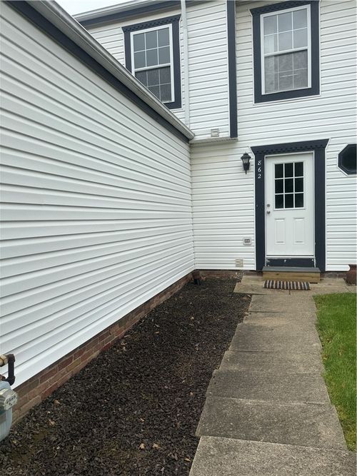 862 Sunset Cir, Cranberry Twp, PA, 16066-6766 | Card Image