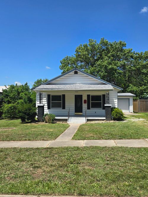 1008 3rd St, Monett, MO, 65708-1417 | Card Image