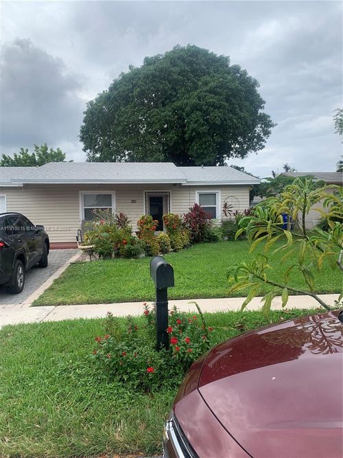 321 Sw 76th Ter, North Lauderdale, FL, 33068-1357 | Card Image
