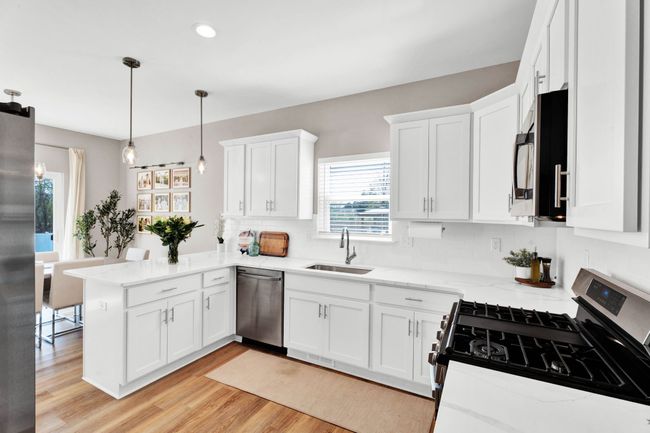 2512 E Maple Rd, House other with 4 bedrooms, 3 bathrooms and null parking in Troy MI | Image 10