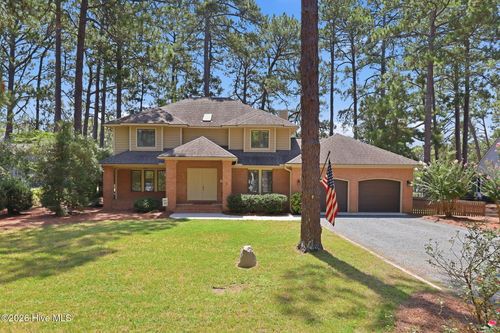 3 Montclair Ln, Pinehurst, NC, 28374-8603 | Card Image
