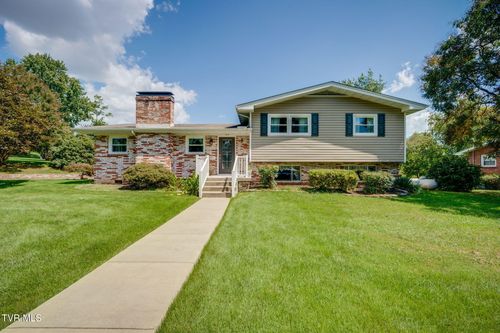105 Dale Pl, Bristol, TN, 37620-4112 | Card Image