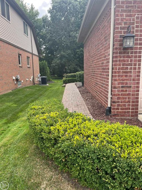 17630 Eider Dr, Clinton Township, MI, 48038-7408 | Card Image