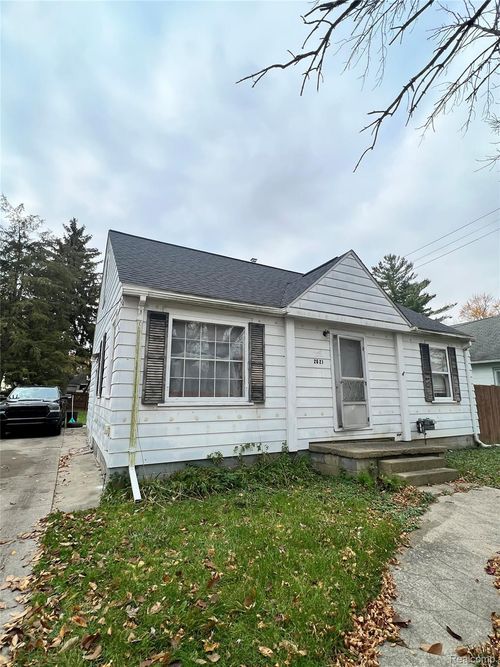 2521 Stobbe St, Saginaw, MI, 48602-4058 | Card Image