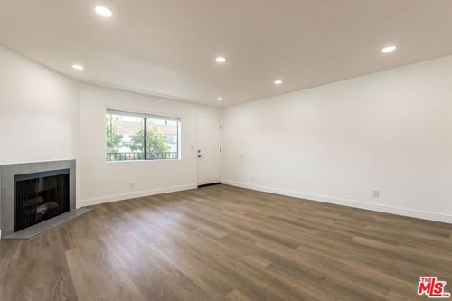 104-3939 Moore Street, Los Angeles, CA, 90066 | Card Image