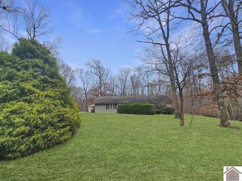 823 Sunset Dr, Benton, KY, 42025-5351 | Card Image