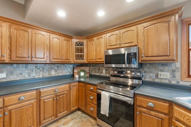 806 E Main St, Home with 4 bedrooms, 2 bathrooms and null parking in New Hampton IA | Image 21