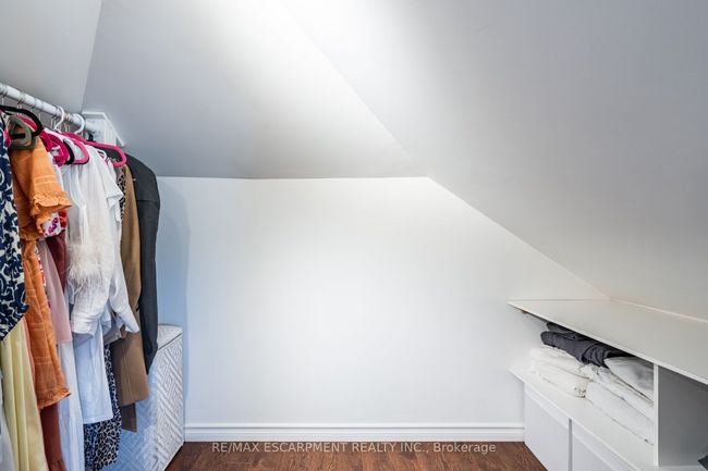 114 London St N, House other with 3 bedrooms, 2 bathrooms and 2 parking in Hamilton ON | Image 29