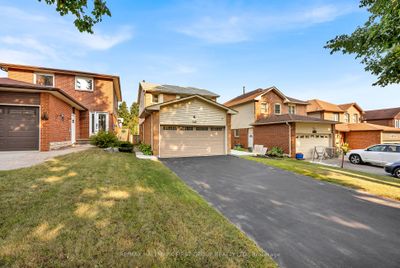 1123 Cedarcroft Cres, House other with 3 bedrooms, 2 bathrooms and 6 parking in Pickering ON | Image 2