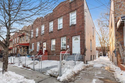 729 Taylor Ave, Bronx, NY, 10473-3411 | Card Image