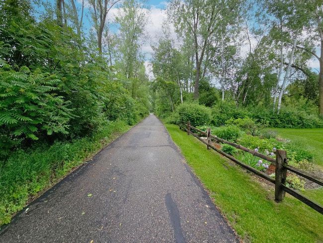 Walking path at the start of the block | Image 29