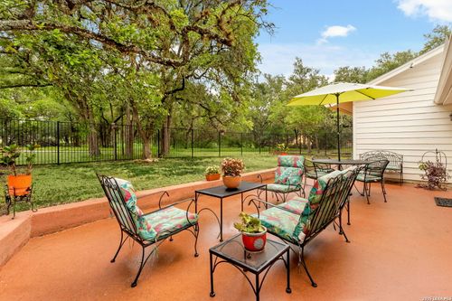 2 Woodcreek Dr, Wimberley, TX, 78676-3343 | Card Image