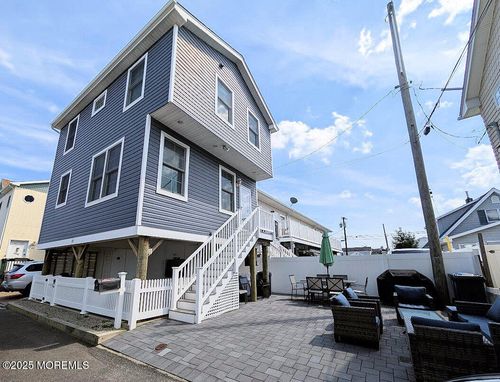 105 W Shore Way, Lavallette, NJ, 08735-1939 | Card Image