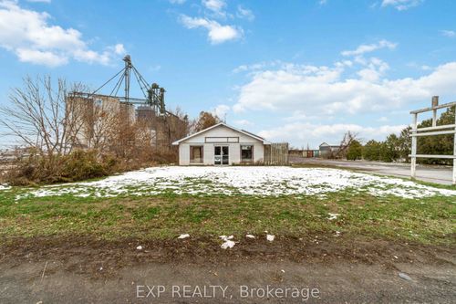 685 St Lawrence St, Winchester, ON, K0C2K0 | Card Image