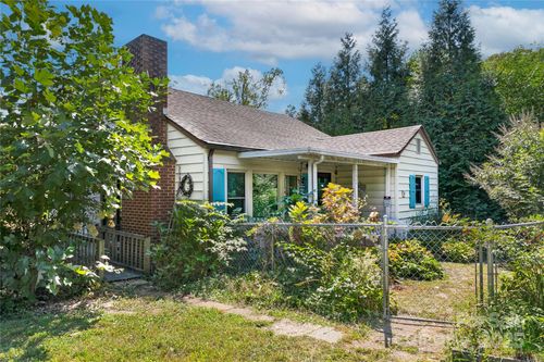 392 Old Hendersonville Hwy, Brevard, NC, 28712-8910 | Card Image