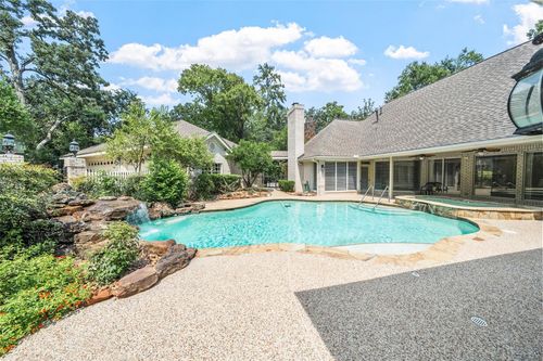 629 Stonewall Jackson Dr, Conroe, TX, 77302-8415 | Card Image