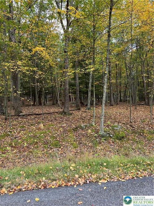 289 Forest Dr, Canadensis, PA, 18325-7718 | Card Image