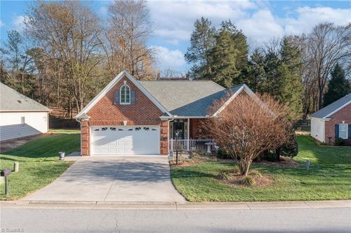 417 Meadows Edge Ct, Clemmons, NC, 27012-8985 | Card Image