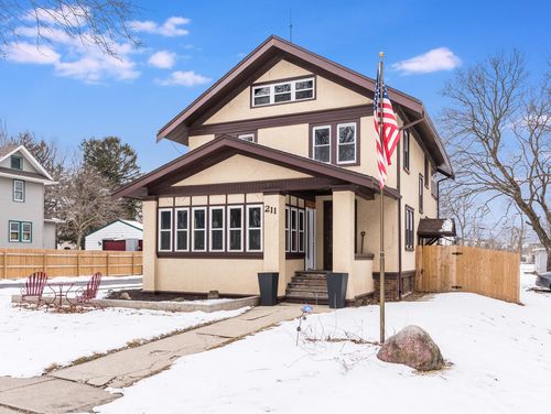 211 S Pecatonica St, WINNEBAGO, IL, 61088-8577 | Card Image