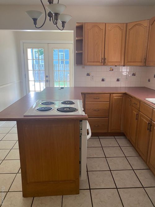 65 Chippewa Rd, Pontiac, MI, 48341-1508 | Card Image