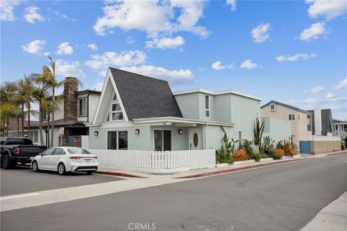 214 Walnut St, Newport Beach, CA, 92663-1936 | Card Image
