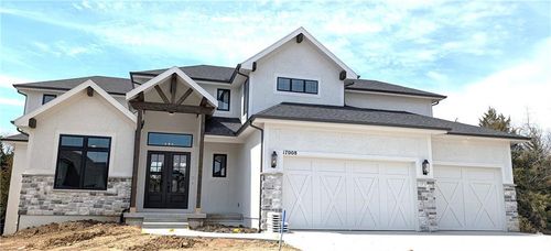 17008 Hayes St, Overland Park, KS, 66085-7920 | Card Image