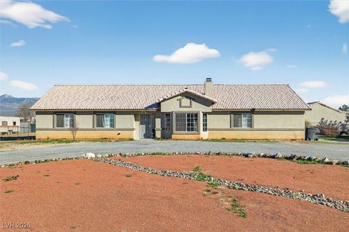 821 S Happy Ln, Pahrump, NV, 89048-5064 | Card Image