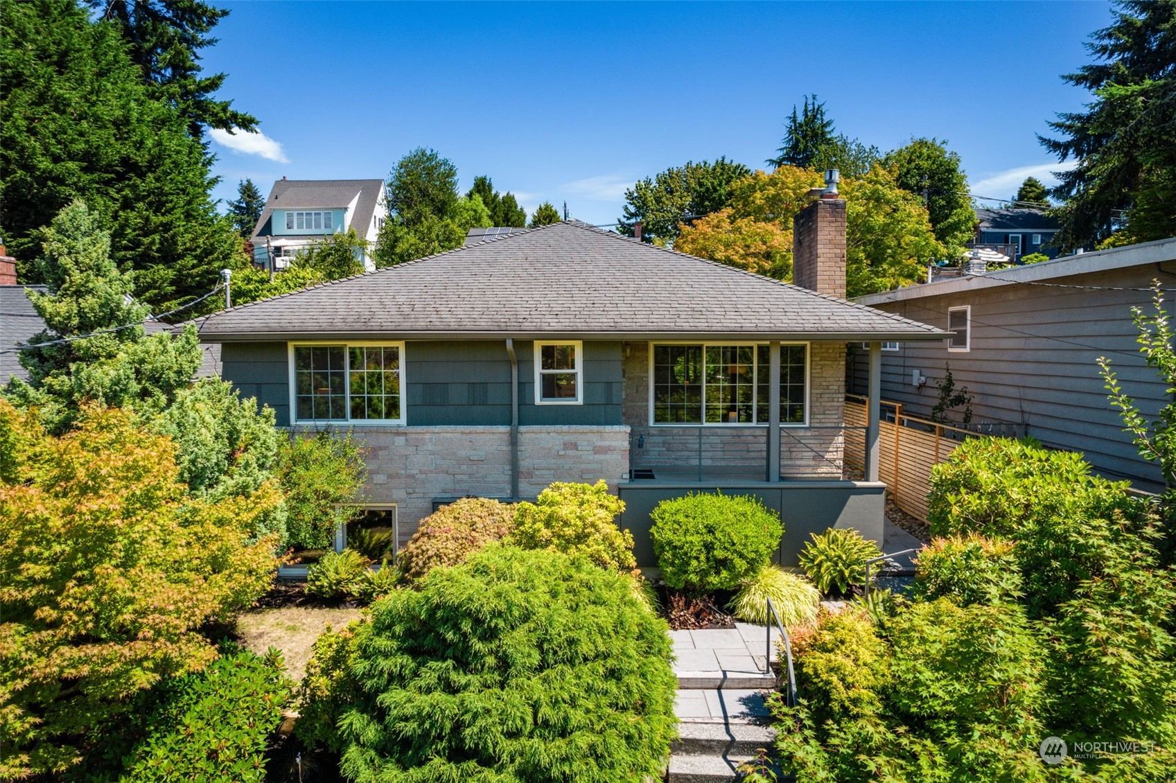 32nd Ave, Seattle, WA 98199