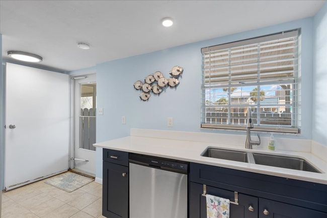 3 - 513 1 St St, Townhouse with 2 bedrooms, 2 bathrooms and null parking in CEDAR KEY FL | Image 8