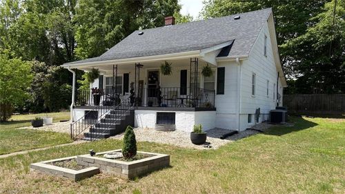 308 Stone St, Stoneville, NC, 27048-8661 | Card Image